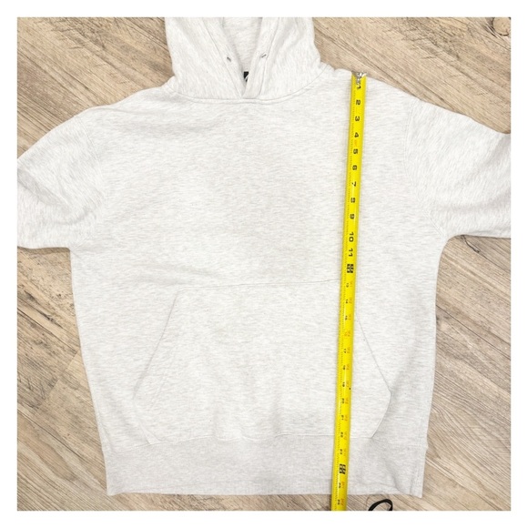 Pull and Bear White Hoodie - Picture 5 of 6